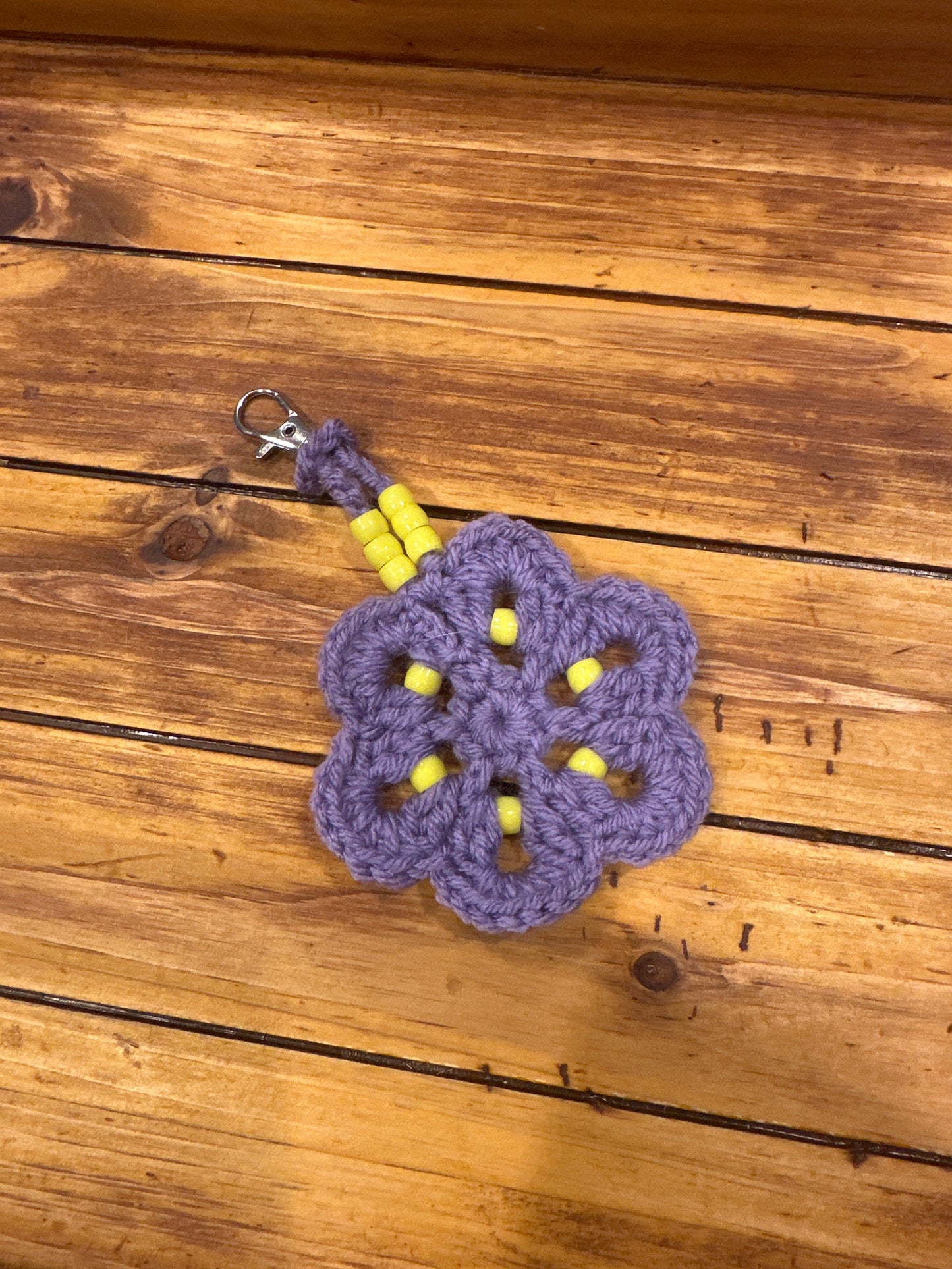 Crocheted Flower Bag Charm – Beaded Fidget Toy