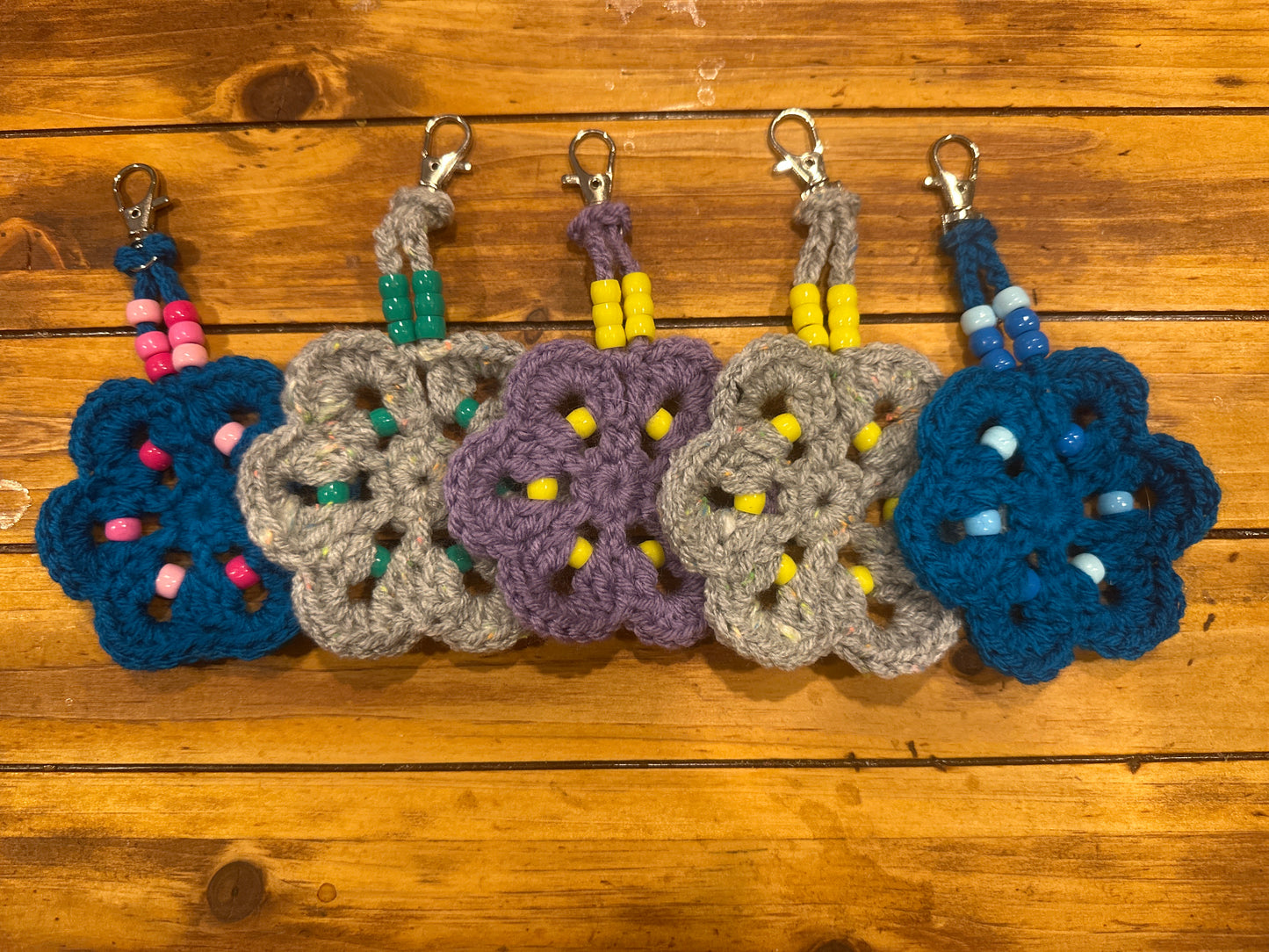 Crocheted Flower Bag Charm – Beaded Fidget Toy